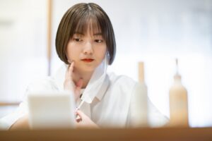 DUO ニキビ 何色？あなたの肌に最適な色は？肌タイプ別ガイド。